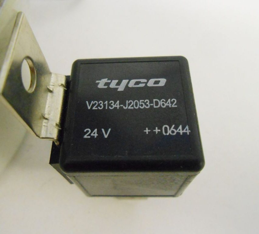 Wolf R304 Relay Land Rover Military 90/110 Defender Wolf 24v Relay RRC8600 - H and H ...