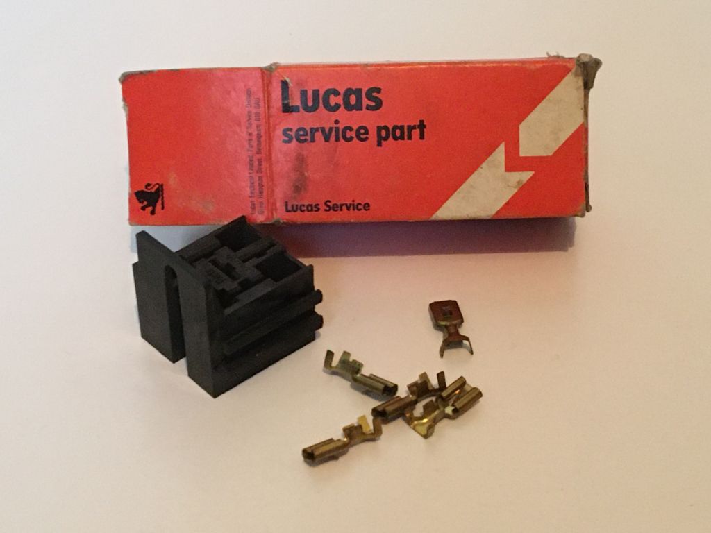 Land Rover Military Genuine Lucas Relay Socket CYB580 NEW - Image 2