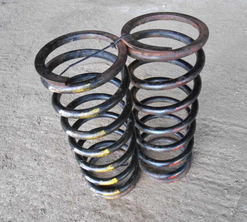 thumbnail image 2 of Land Rover Defender 90 Front Coil Spring Set (x2) - NRC9447 By AllMakes 4x4/Britpart 2 of 6