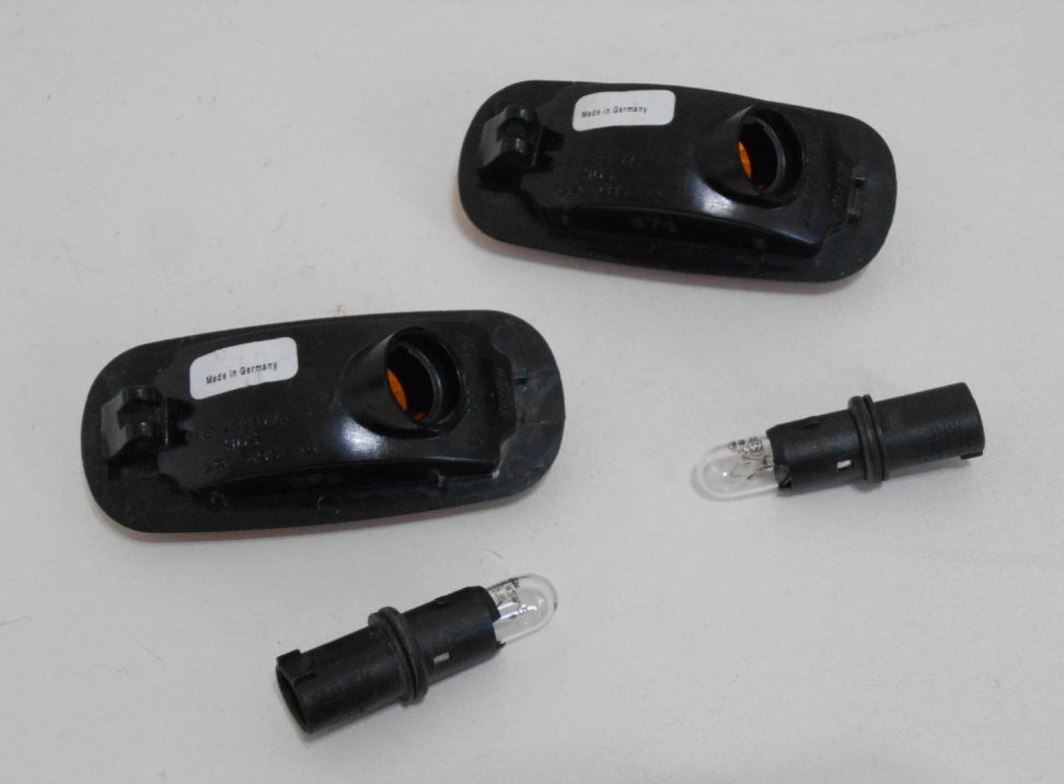 Land Rover Defender 90/110 Td5 Discovery Freelander Indicator Side Repeaters Amber Lights - Image 2