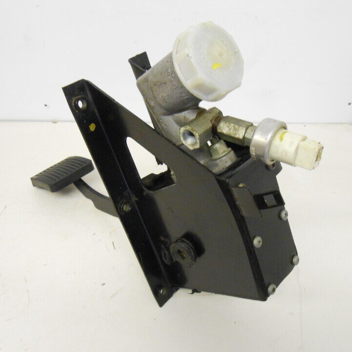 Land Rover Defender 90 110 Puma 2.2 Tdci Clutch Master Pedal Box LR030042 - Image 4