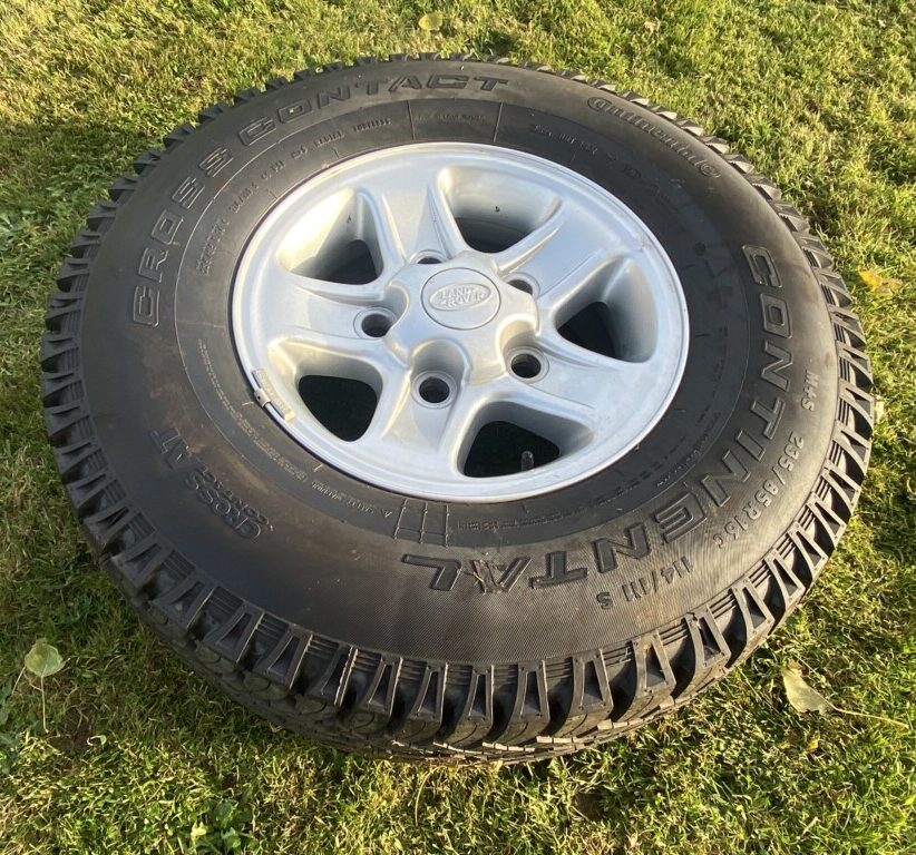 Defender Boost Rims Land Rover Defender 90/110 Boost Alloy Wheel 235/85 r16 Continental ...
